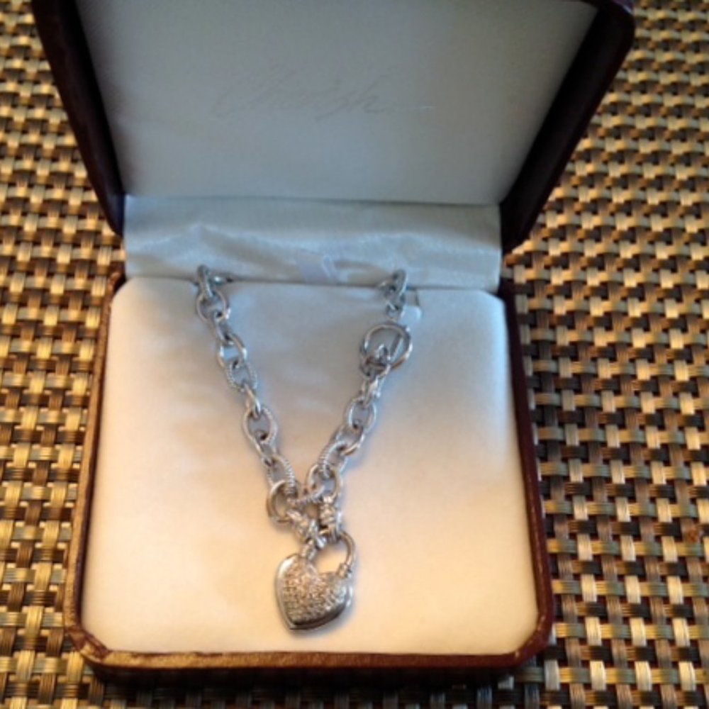 SILVER HEART CHARM BRACLET